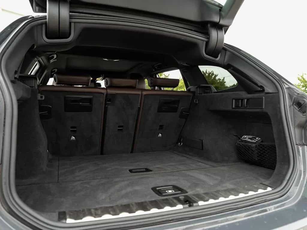 BMW 320 i Touring M-Sport PANO LiveCoProf HiFi ParkAs 03/2022-photo-22