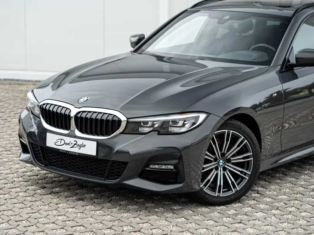 BMW 320 i Touring M-Sport PANO LiveCoProf HiFi ParkAs 03/2022-photo-3