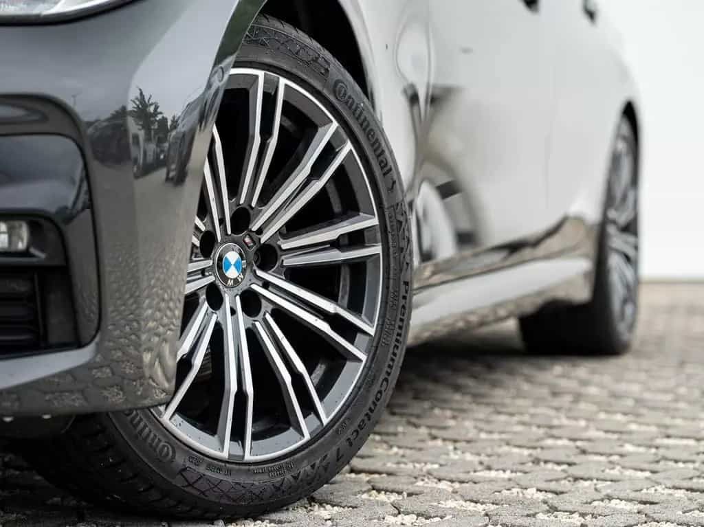 BMW 320 i Touring M-Sport PANO LiveCoProf HiFi ParkAs 03/2022-photo-4