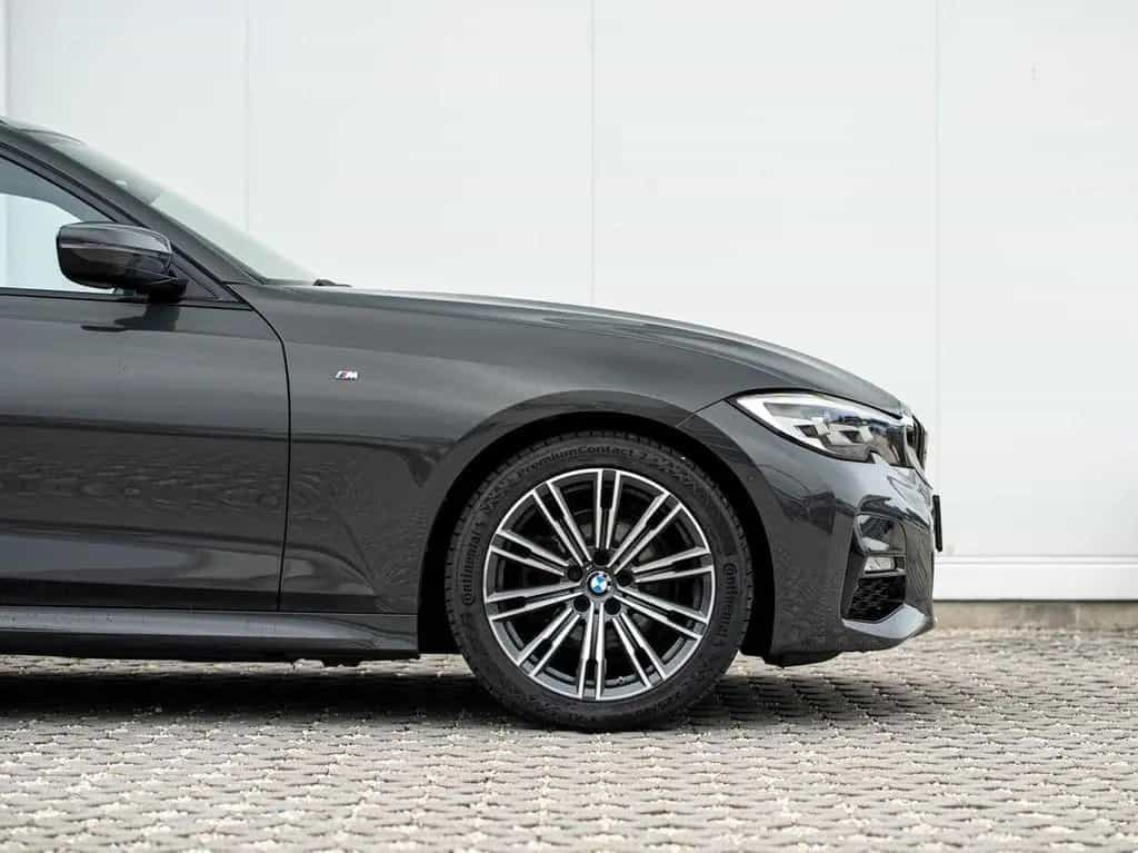 BMW 320 i Touring M-Sport PANO LiveCoProf HiFi ParkAs 03/2022-photo-6