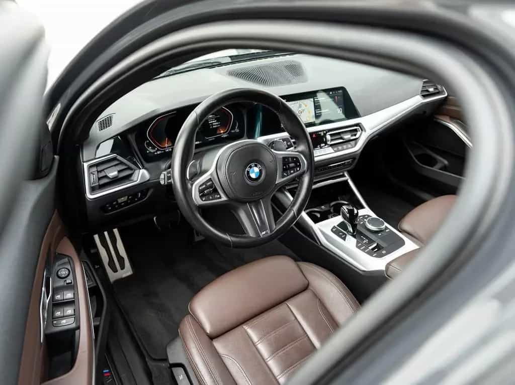BMW 320 i Touring M-Sport PANO LiveCoProf HiFi ParkAs 03/2022-photo-7