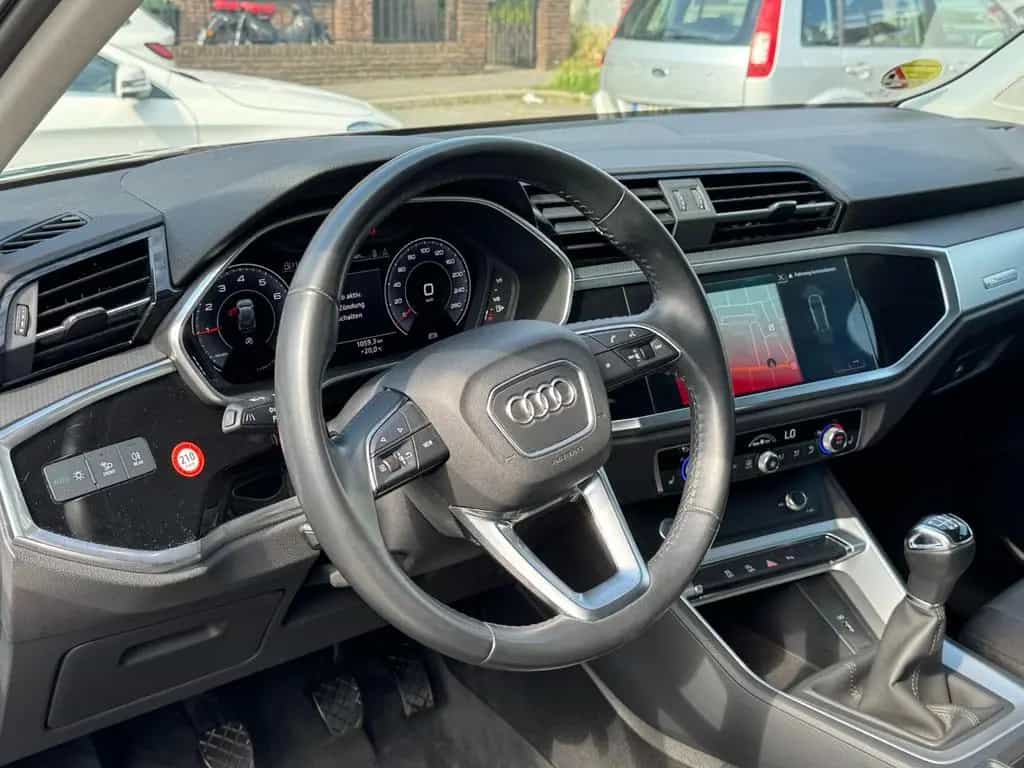 Audi Q3 35 TFSI advanced LED-SCHEINWERFER,AHK,NAVI 07/2019-photo-5