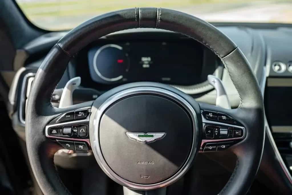 Aston Martin DBX 4.0 V8 07/2021-photo-14