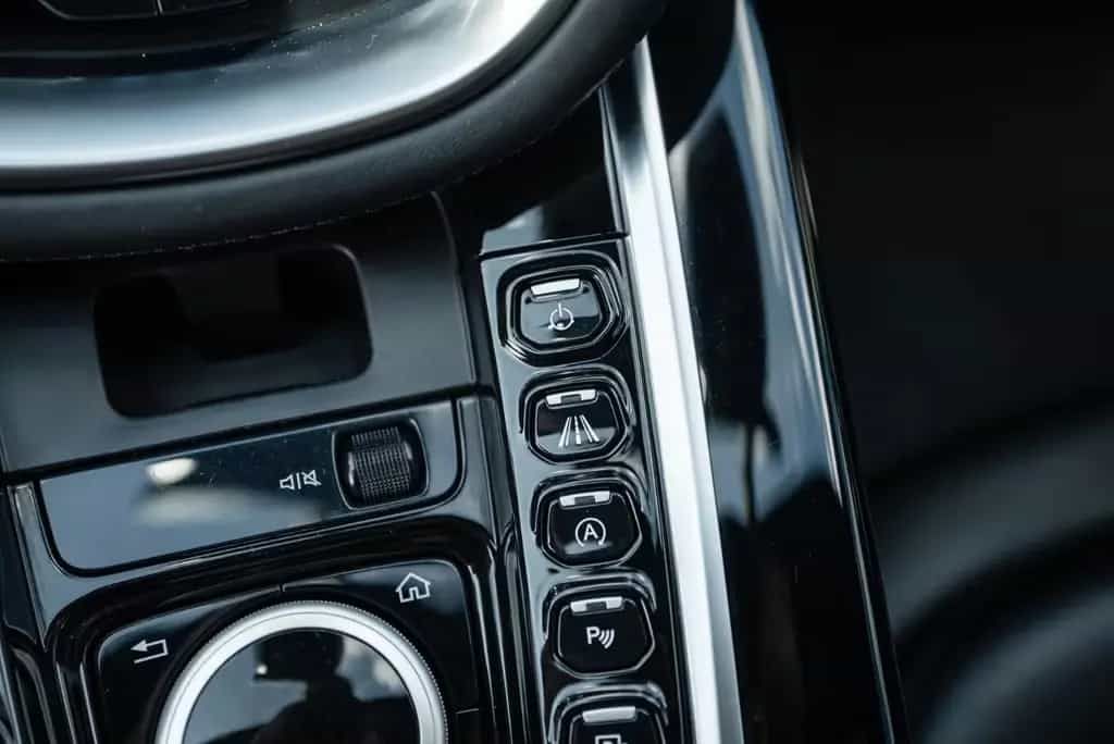 Aston Martin DBX 4.0 V8 07/2021-photo-24