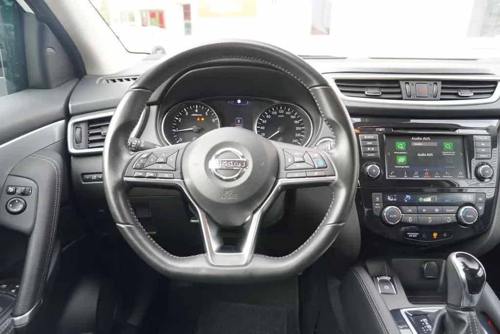 Nissan Qashqai 1.3 Tekna LED Navi Sitzheizung AHK 360° 08/2019-photo-11