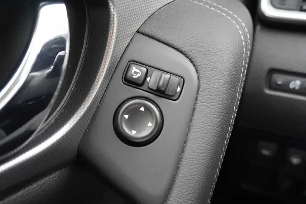 Nissan Qashqai 1.3 Tekna LED Navi Sitzheizung AHK 360° 08/2019-photo-19