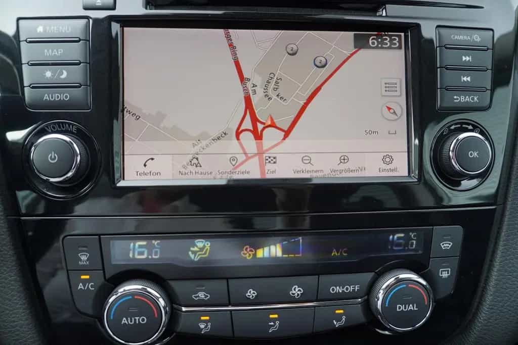 Nissan Qashqai 1.3 Tekna LED Navi Sitzheizung AHK 360° 08/2019-photo-21