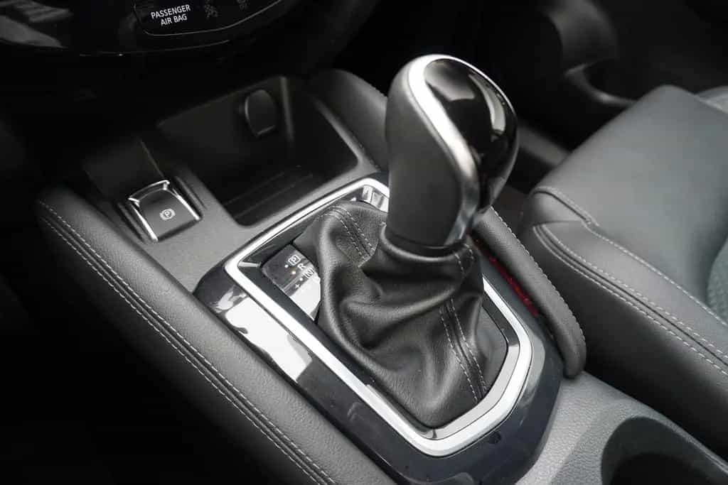 Nissan Qashqai 1.3 Tekna LED Navi Sitzheizung AHK 360° 08/2019-photo-24