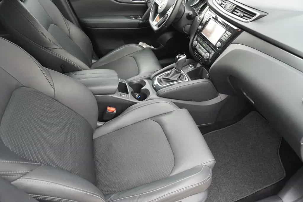 Nissan Qashqai 1.3 Tekna LED Navi Sitzheizung AHK 360° 08/2019-photo-26