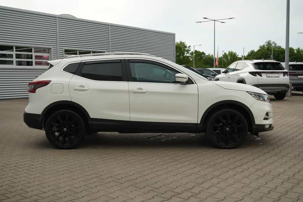 Nissan Qashqai 1.3 Tekna LED Navi Sitzheizung AHK 360° 08/2019-photo-4
