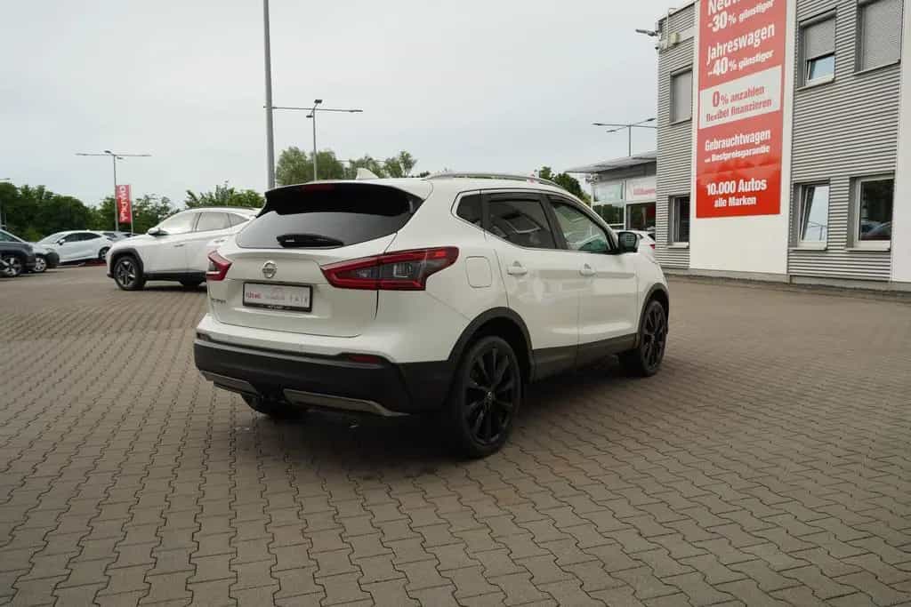 Nissan Qashqai 1.3 Tekna LED Navi Sitzheizung AHK 360° 08/2019-photo-5