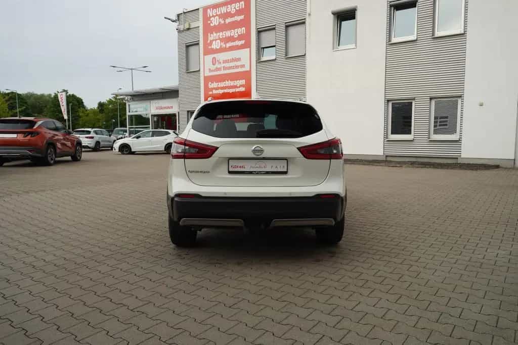 Nissan Qashqai 1.3 Tekna LED Navi Sitzheizung AHK 360° 08/2019-photo-6