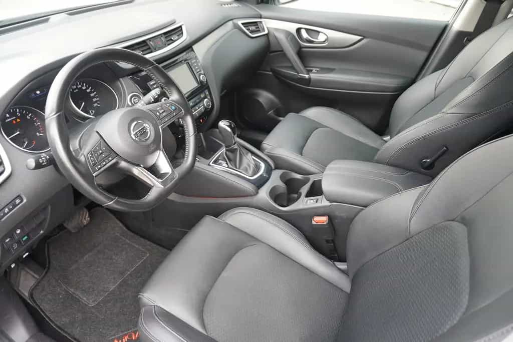 Nissan Qashqai 1.3 Tekna LED Navi Sitzheizung AHK 360° 08/2019-photo-9