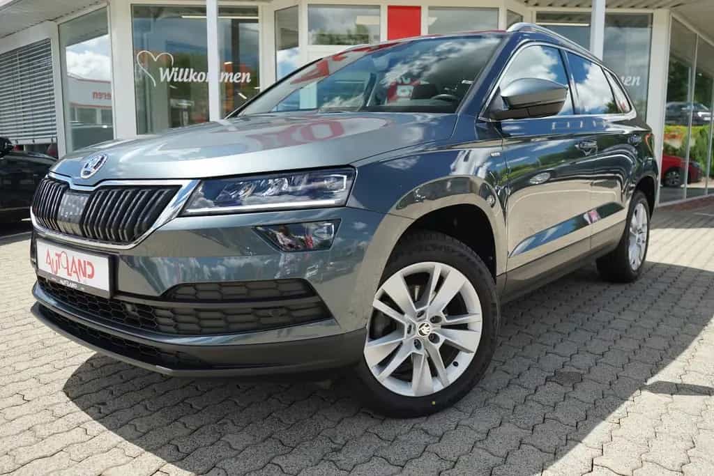 Skoda Karoq 1.5 TSI Clever LED Navi ACC Totwinkel DAB 10/2021-photo-1
