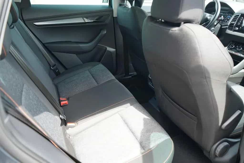 Skoda Karoq 1.5 TSI Clever LED Navi ACC Totwinkel DAB 10/2021-photo-10