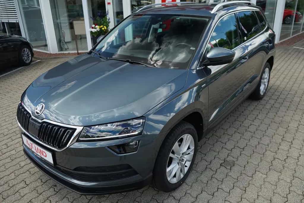 Skoda Karoq 1.5 TSI Clever LED Navi ACC Totwinkel DAB 10/2021-photo-12
