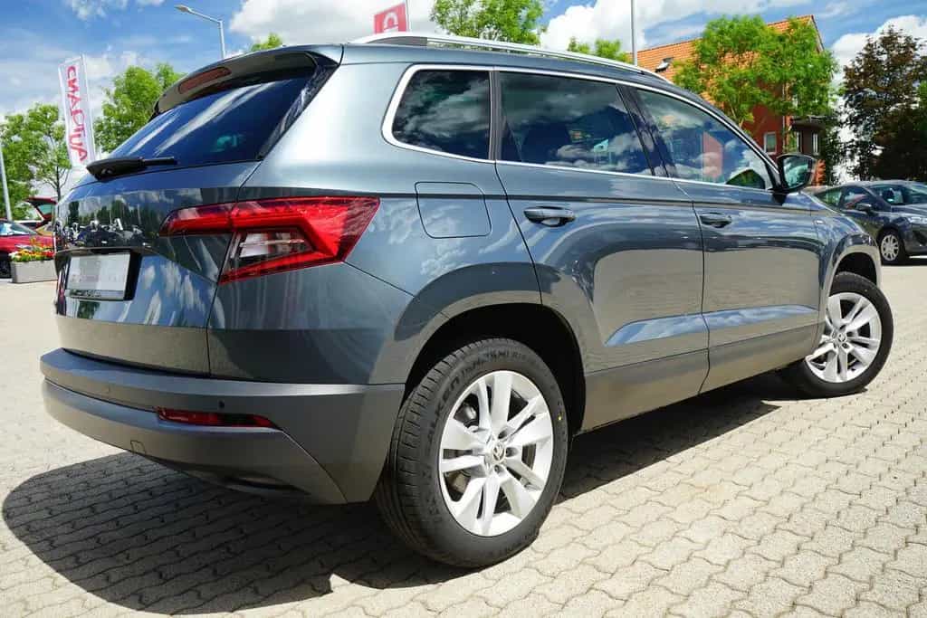 Skoda Karoq 1.5 TSI Clever LED Navi ACC Totwinkel DAB 10/2021-photo-14