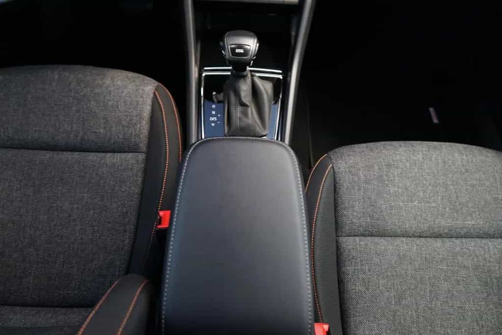Skoda Karoq 1.5 TSI Clever LED Navi ACC Totwinkel DAB 10/2021-photo-20