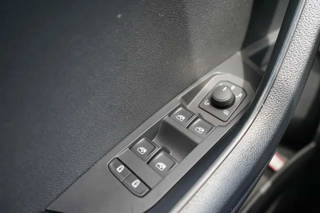 Skoda Karoq 1.5 TSI Clever LED Navi ACC Totwinkel DAB 10/2021-photo-27
