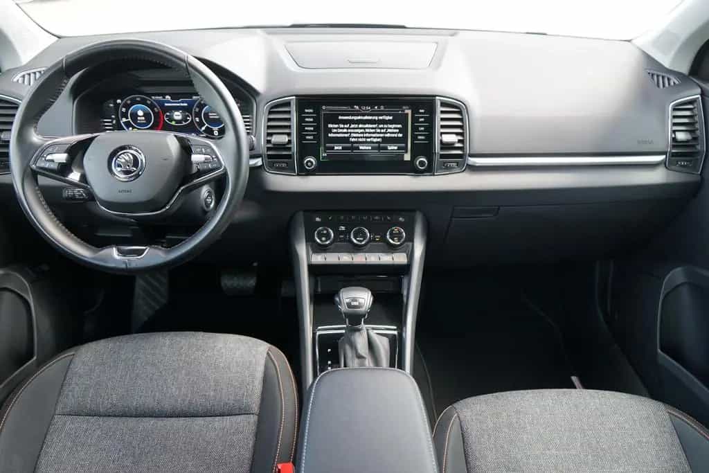 Skoda Karoq 1.5 TSI Clever LED Navi ACC Totwinkel DAB 10/2021-photo-5