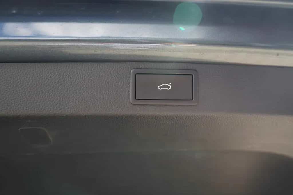 Skoda Karoq 1.5 TSI Clever LED Navi ACC Totwinkel DAB 10/2021-photo-8