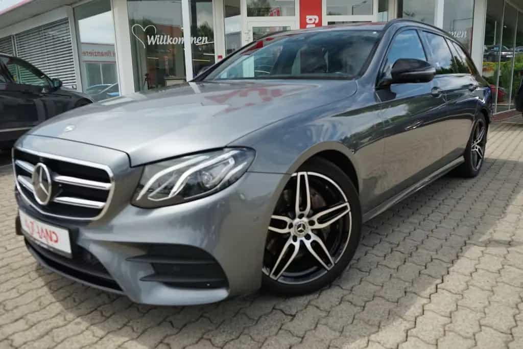 Mercedes-Benz E 200 E200 T-Modell AMG Line LED Navi ACC 360° Leder 11/2018-photo-1