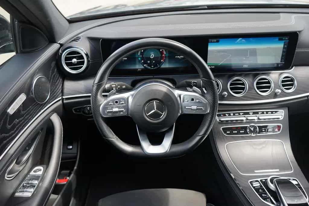 Mercedes-Benz E 200 E200 T-Modell AMG Line LED Navi ACC 360° Leder 11/2018-photo-15