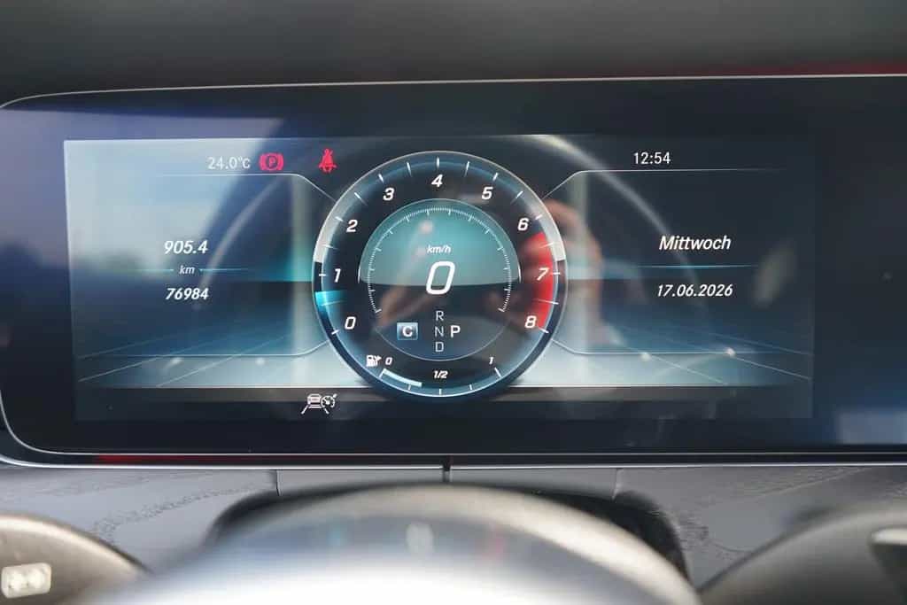Mercedes-Benz E 200 E200 T-Modell AMG Line LED Navi ACC 360° Leder 11/2018-photo-23