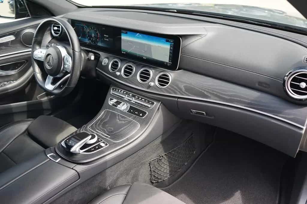 Mercedes-Benz E 200 E200 T-Modell AMG Line LED Navi ACC 360° Leder 11/2018-photo-4