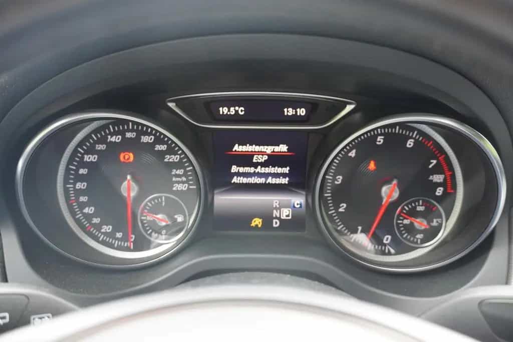 Mercedes-Benz CLA 200 7G-DCT Urban LED Kamera Navi Panorama 11/2017-photo-17