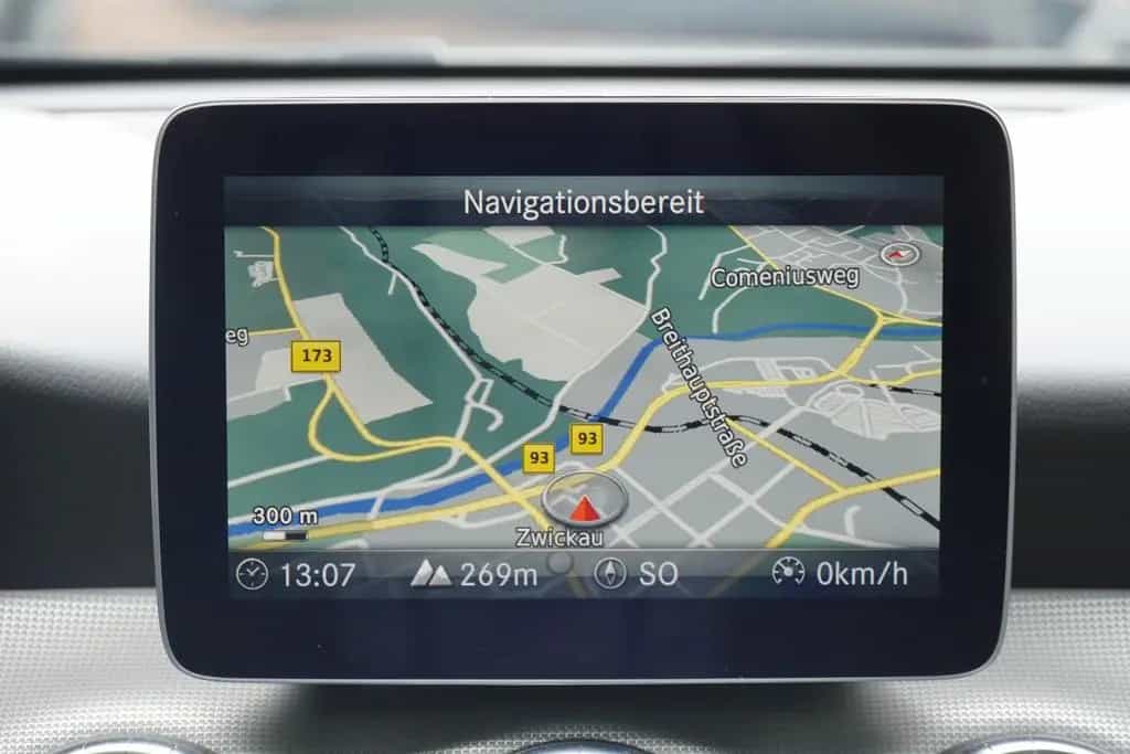 Mercedes-Benz CLA 200 7G-DCT Urban LED Kamera Navi Panorama 11/2017-photo-19