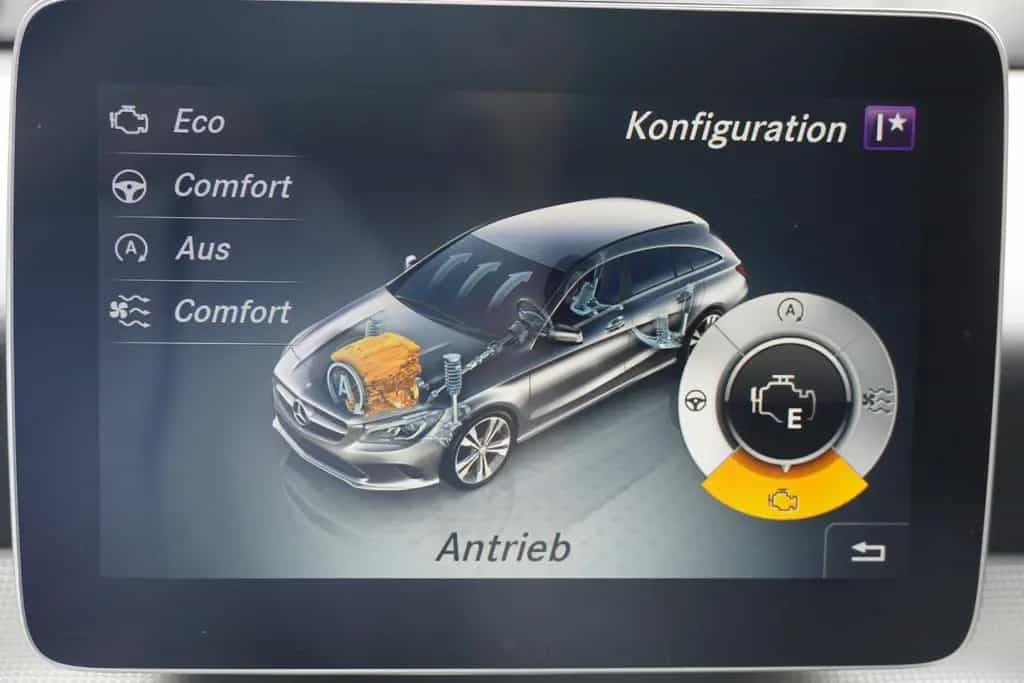 Mercedes-Benz CLA 200 7G-DCT Urban LED Kamera Navi Panorama 11/2017-photo-23