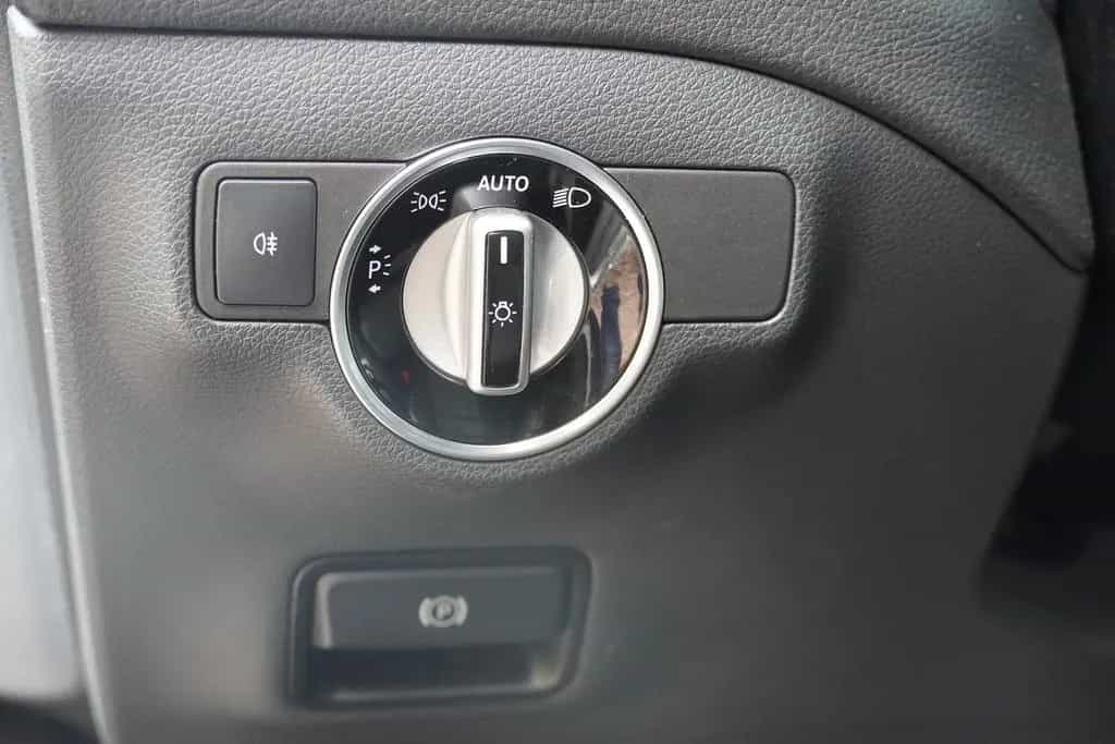 Mercedes-Benz CLA 200 7G-DCT Urban LED Kamera Navi Panorama 11/2017-photo-25