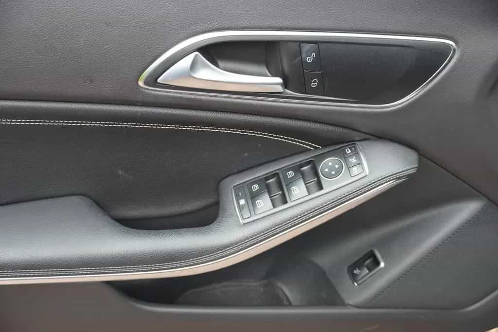 Mercedes-Benz CLA 200 7G-DCT Urban LED Kamera Navi Panorama 11/2017-photo-26