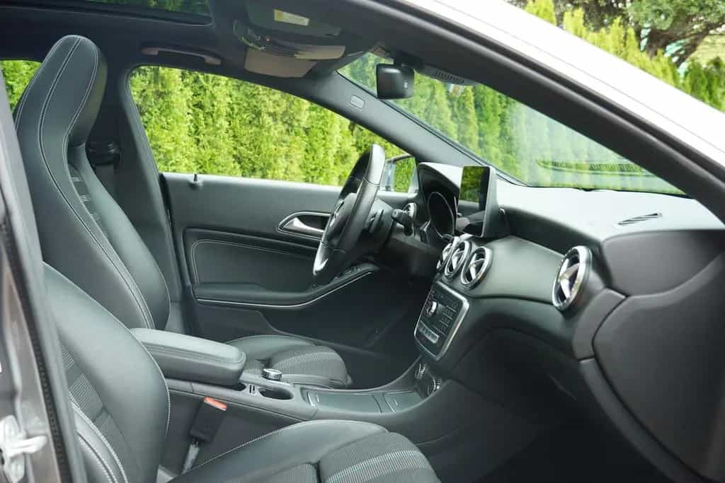 Mercedes-Benz CLA 200 7G-DCT Urban LED Kamera Navi Panorama 11/2017-photo-28