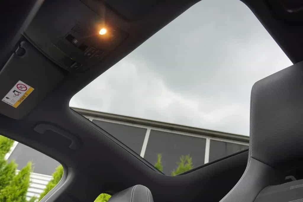 Mercedes-Benz CLA 200 7G-DCT Urban LED Kamera Navi Panorama 11/2017-photo-30
