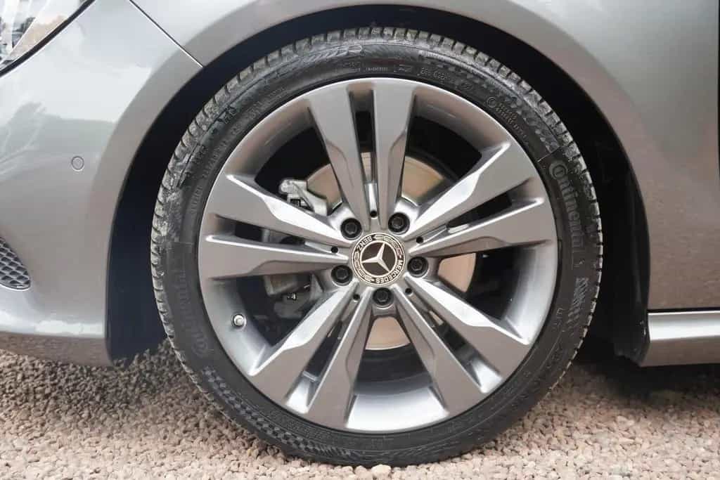Mercedes-Benz CLA 200 7G-DCT Urban LED Kamera Navi Panorama 11/2017-photo-35