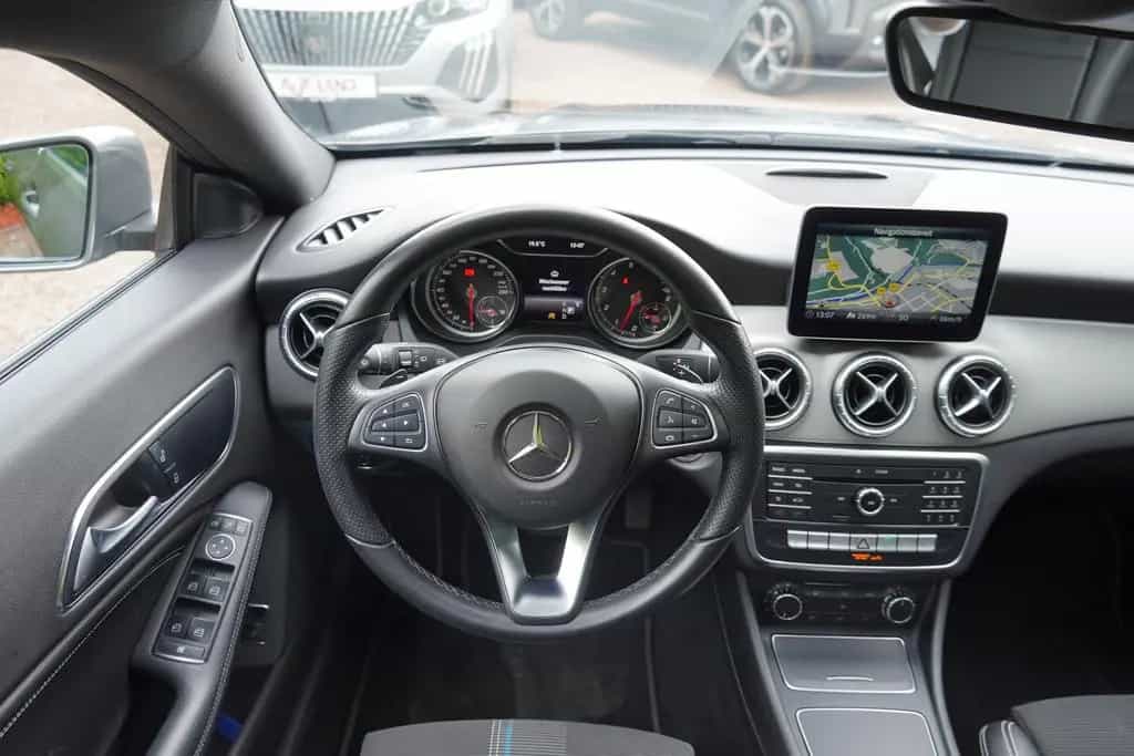 Mercedes-Benz CLA 200 7G-DCT Urban LED Kamera Navi Panorama 11/2017-photo-8