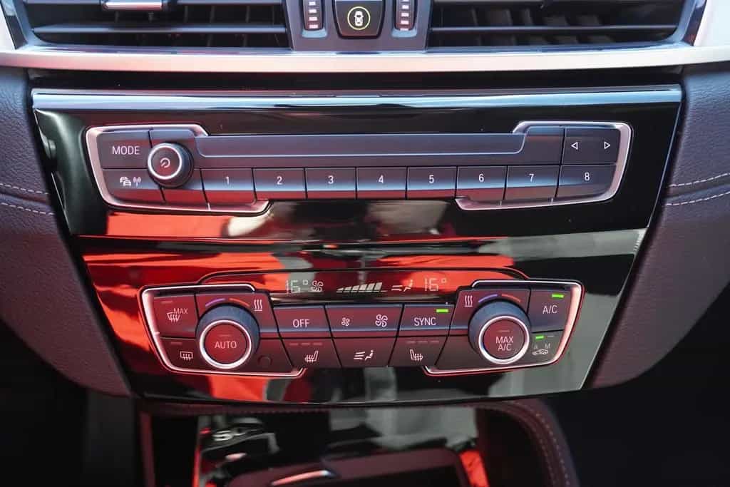 BMW X2 sDrive 18 i Advantage LED Navi AHK Kamera PDC 07/2018-photo-14