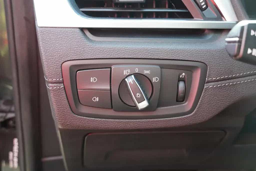BMW X2 sDrive 18 i Advantage LED Navi AHK Kamera PDC 07/2018-photo-28