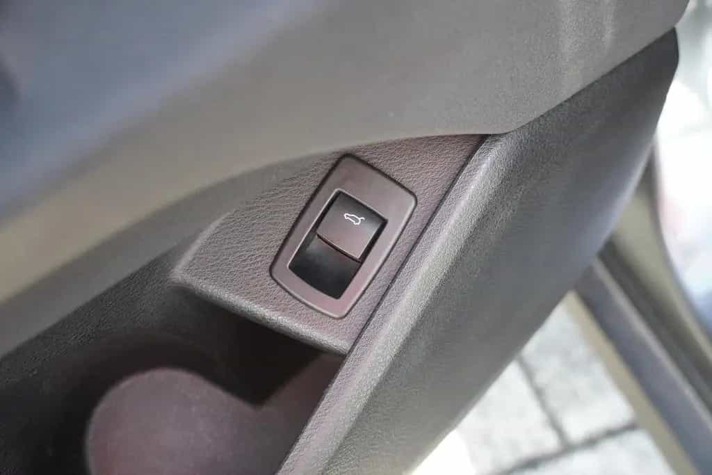 BMW X2 sDrive 18 i Advantage LED Navi AHK Kamera PDC 07/2018-photo-31