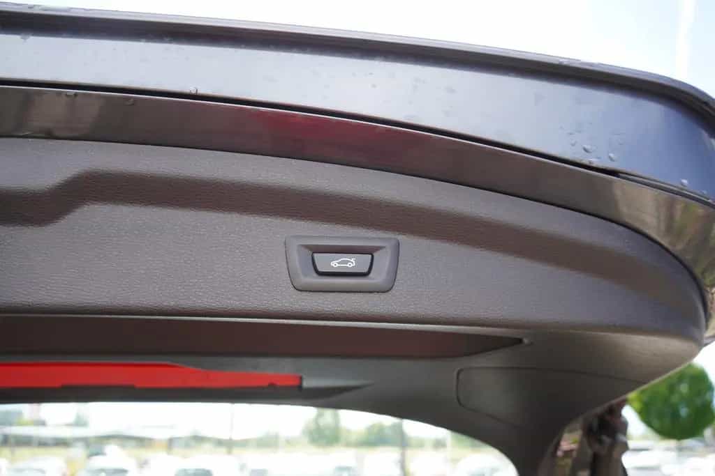 BMW X2 sDrive 18 i Advantage LED Navi AHK Kamera PDC 07/2018-photo-39