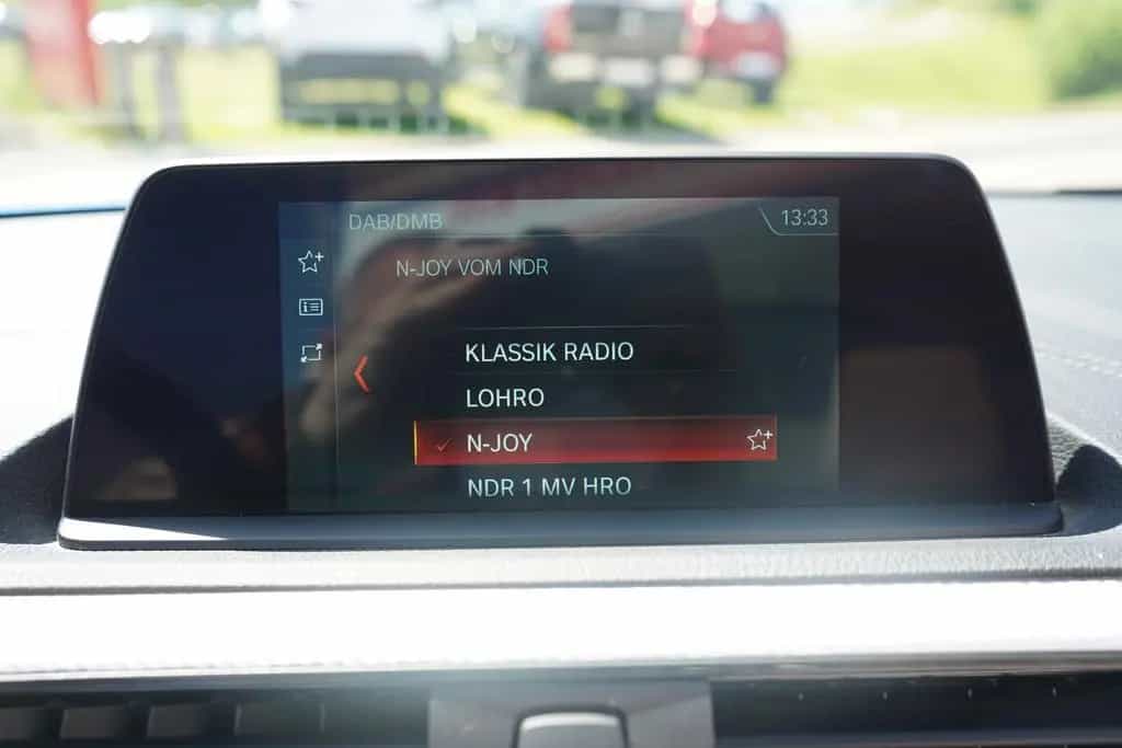 BMW 218 i M Sport LED HarmanKardon Navi Sitzheizung 03/2019-photo-13