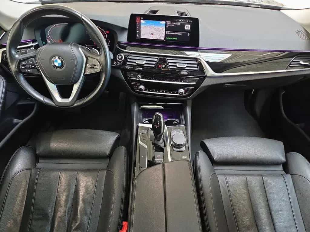 BMW 530 i Touring Bluetooth Navi LED Vollleder Klima 09/2021-photo-11