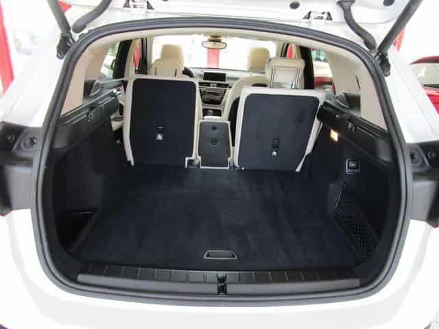 BMW X1 xDrive18d Business Advantage 02/2022-photo-10