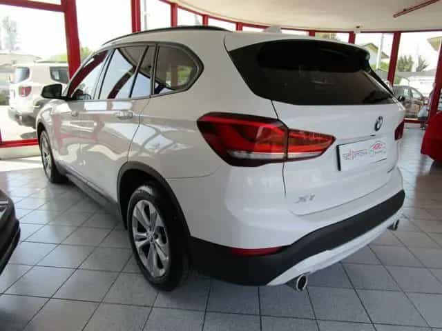 BMW X1 xDrive18d Business Advantage 02/2022-photo-3