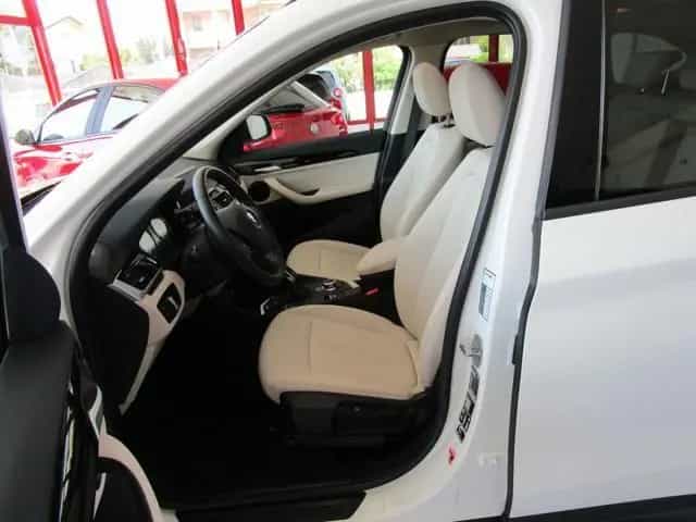 BMW X1 xDrive18d Business Advantage 02/2022-photo-7