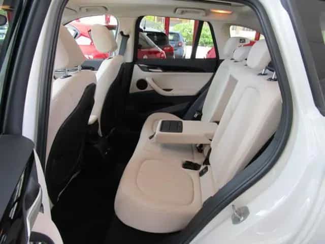 BMW X1 xDrive18d Business Advantage 02/2022-photo-8
