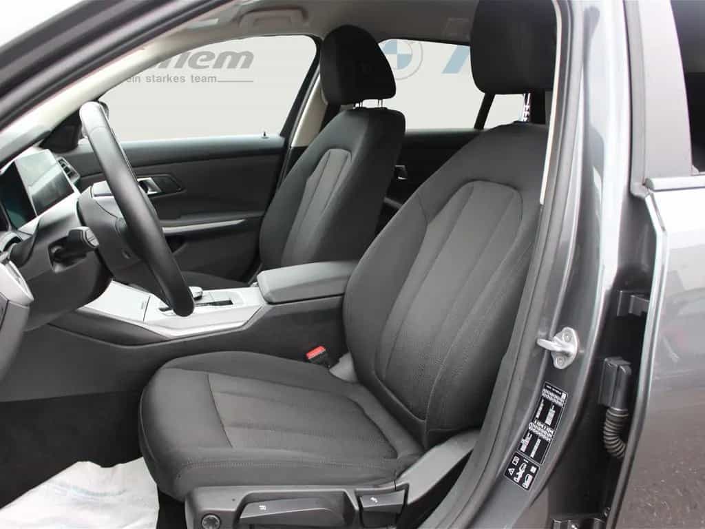 BMW 320 d xDrive Touring Advantage HiFi DAB Tempomat 02/2021-photo-7