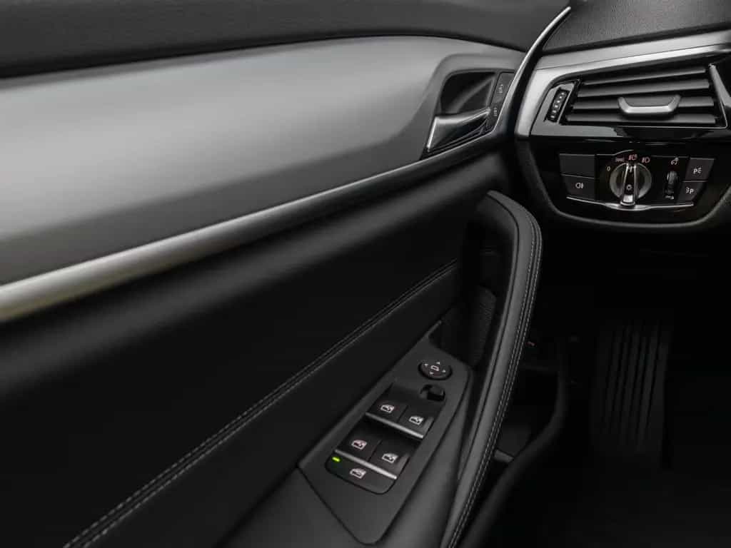 BMW 520 i PDC DAB CockPitPro Sitzhzg Alarm LED Leder 11/2022-photo-33